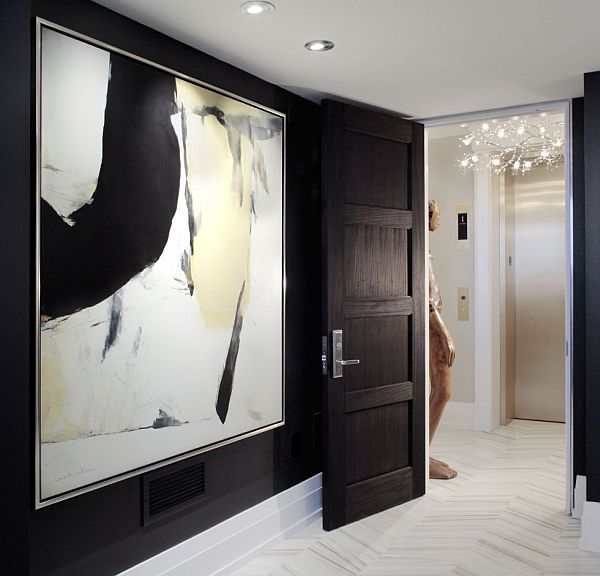 displaying-large-artwork-foyer-rita